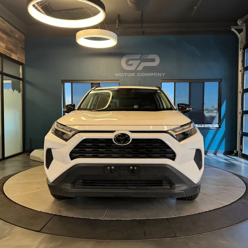 Toyota RAV4 photo 8