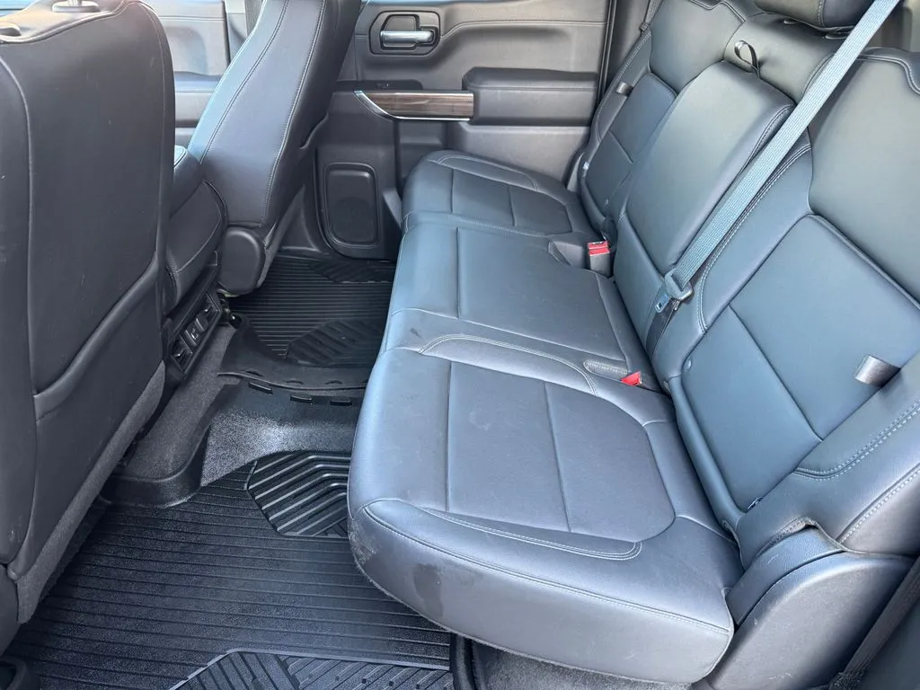 Chevrolet Silverado photo 22