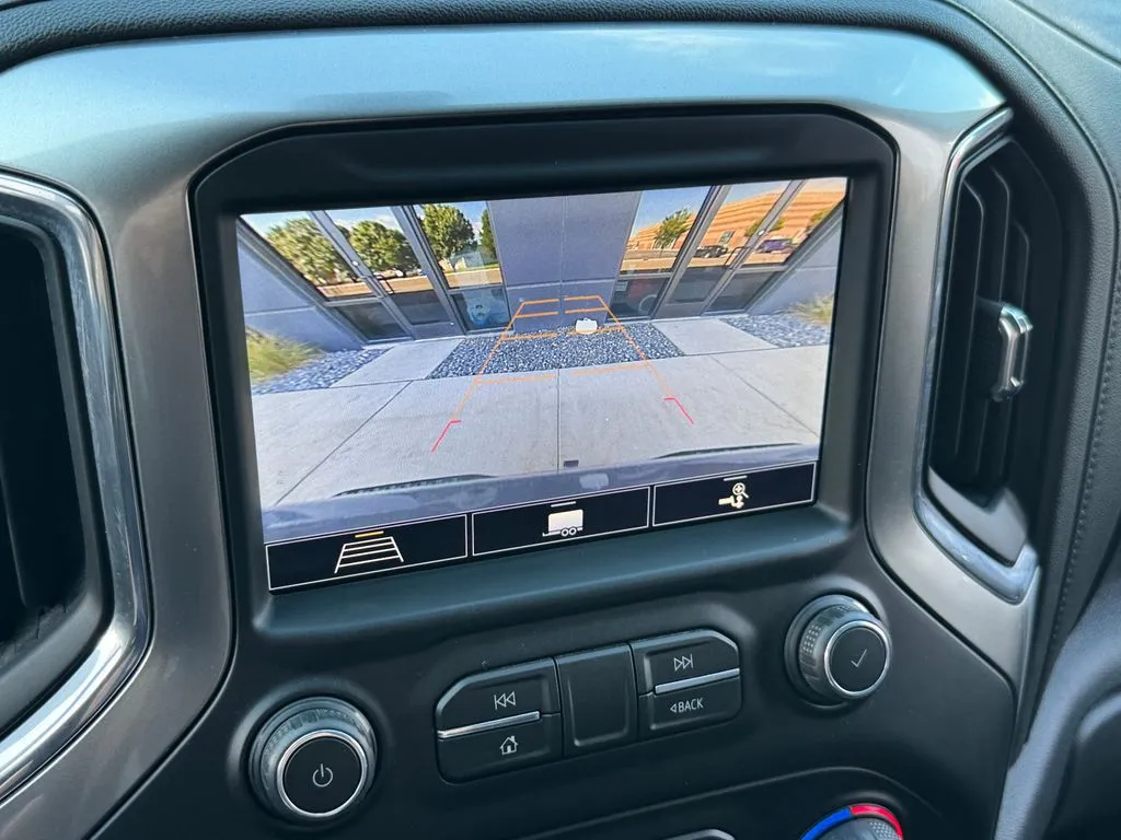 Chevrolet Silverado photo 18
