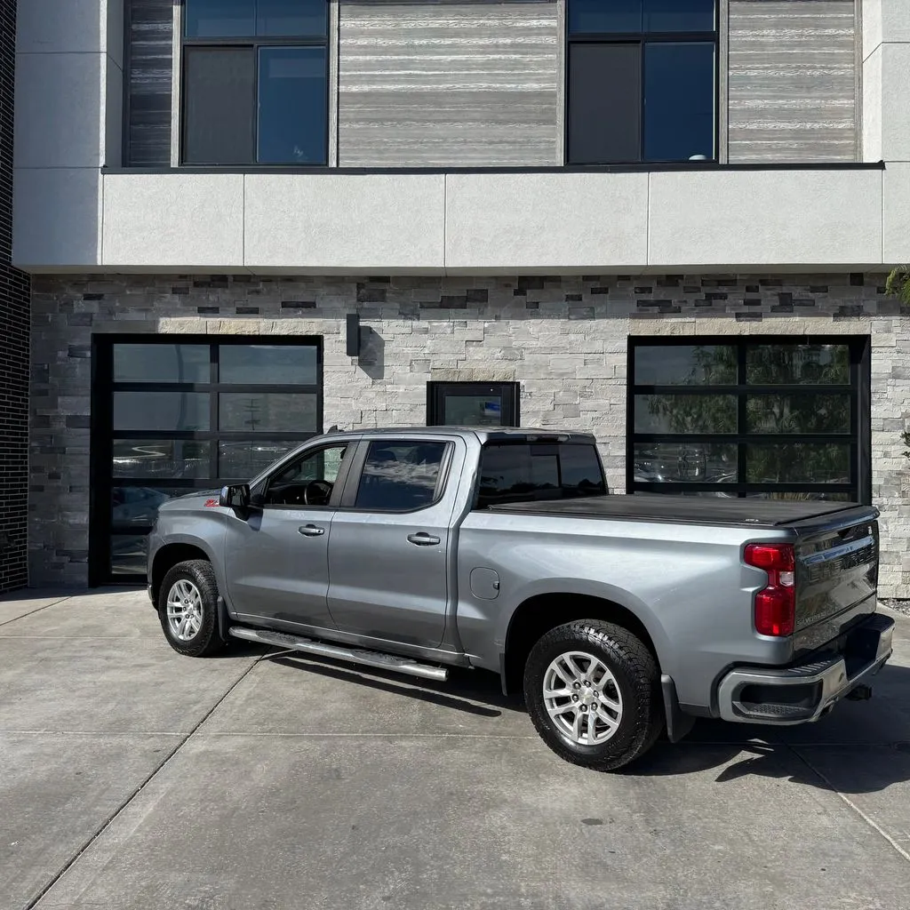 Chevrolet Silverado photo 5