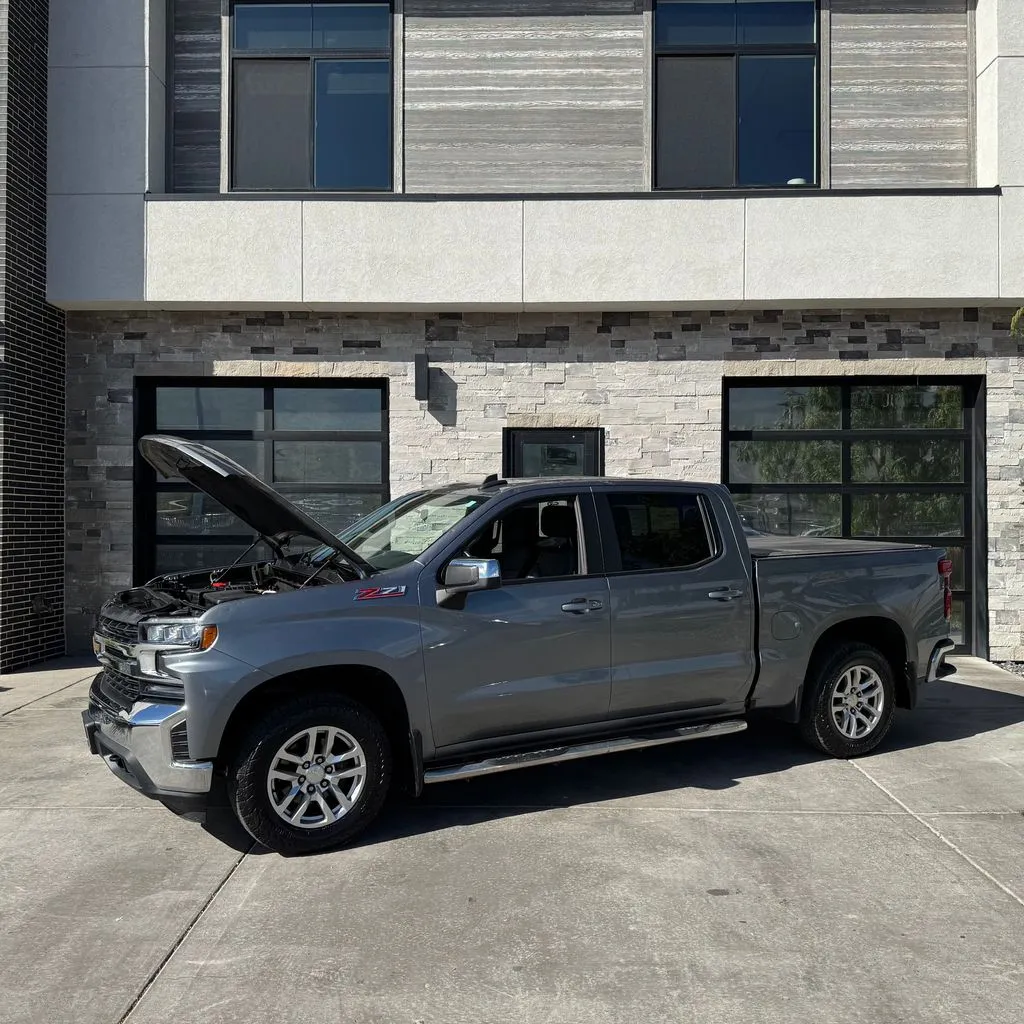 Chevrolet Silverado photo 10