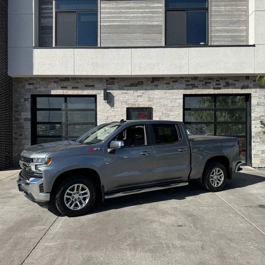 Chevrolet Silverado photo 7