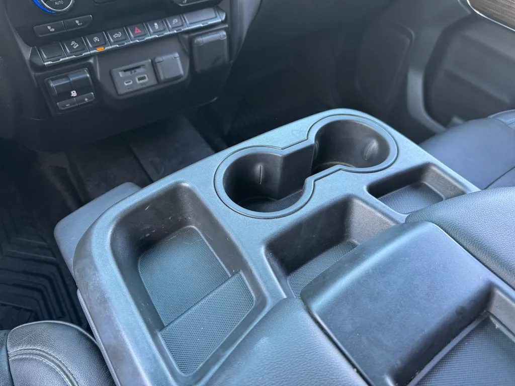 Chevrolet Silverado photo 20