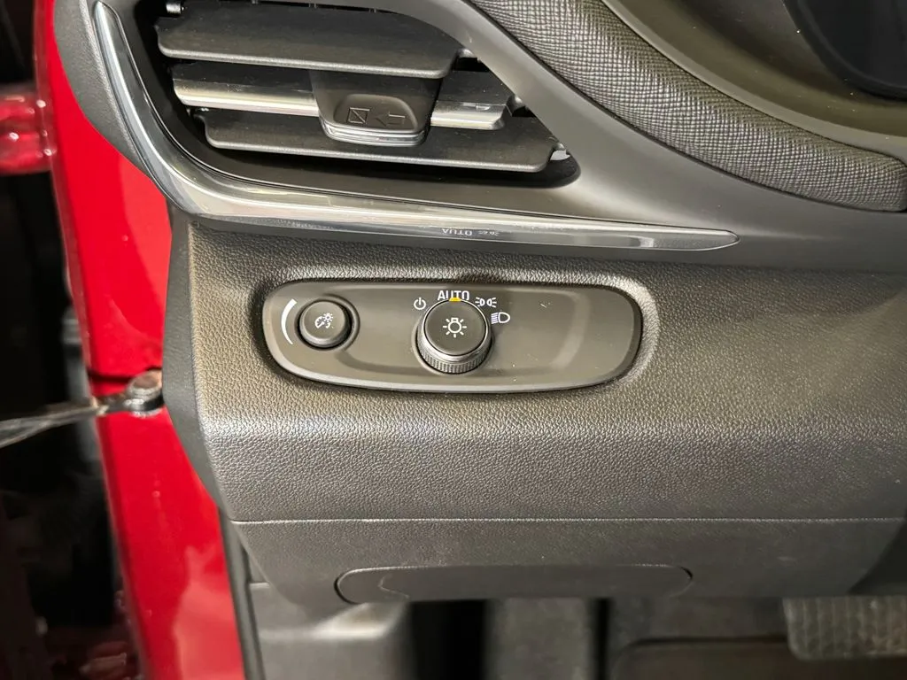 Buick Envista photo 18