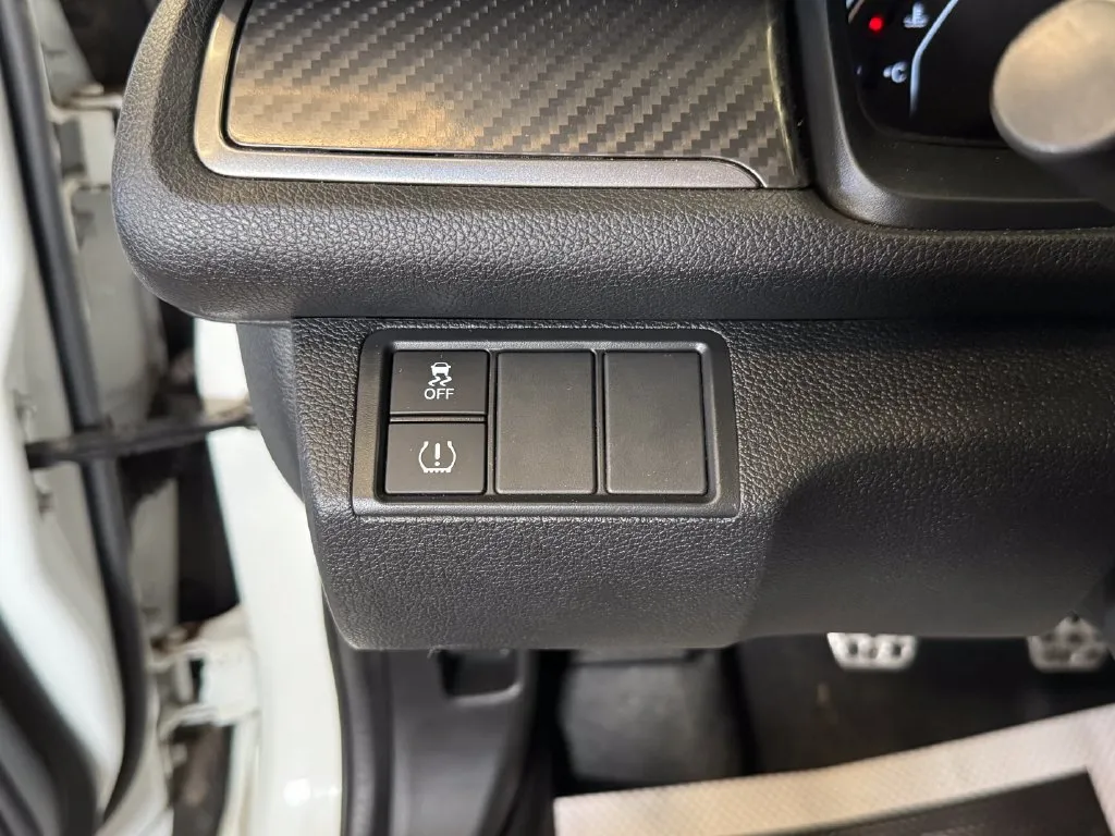 Honda Civic photo 18