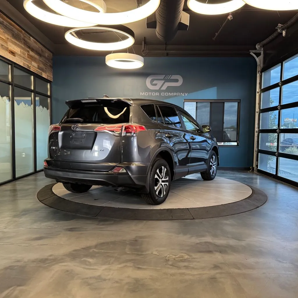 Toyota RAV4 photo 3