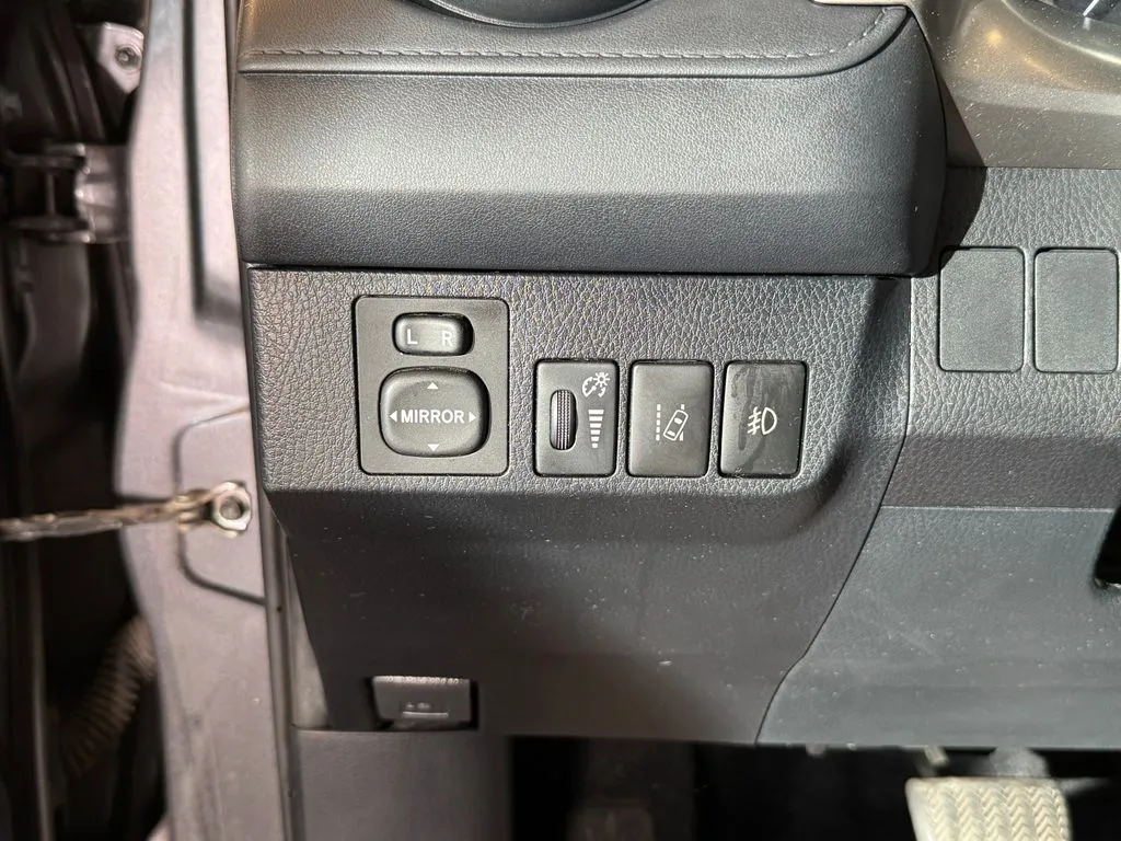 Toyota RAV4 photo 18