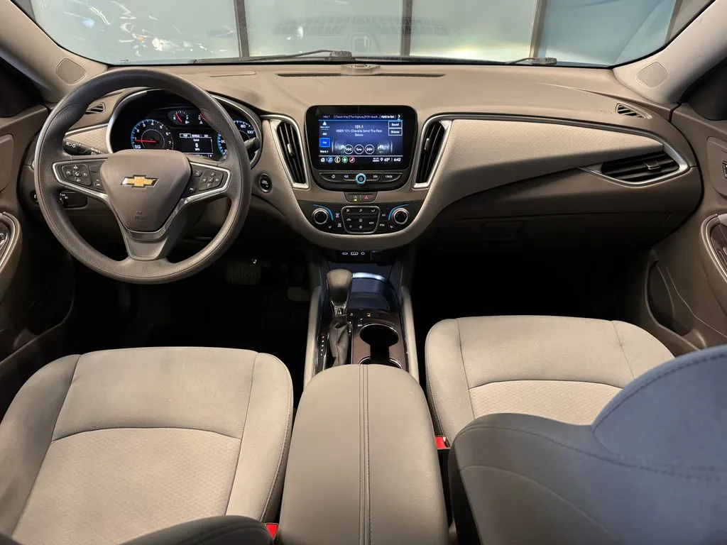 Chevrolet Malibu photo 9