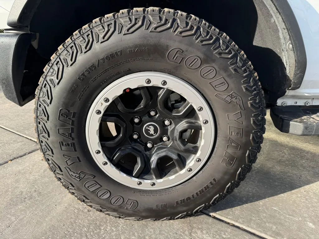 Ford Bronco photo 25