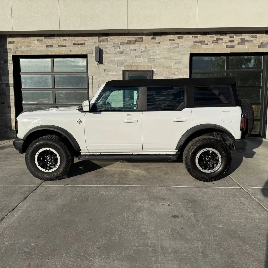 Ford Bronco photo 6