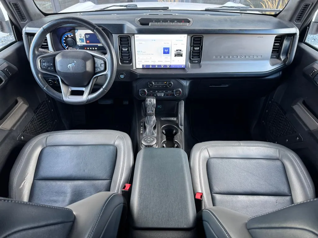 Ford Bronco photo 9