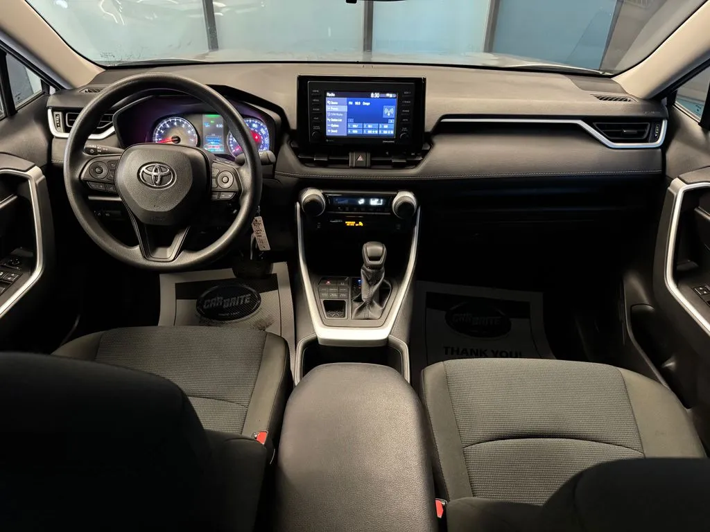 Toyota RAV4 photo 9