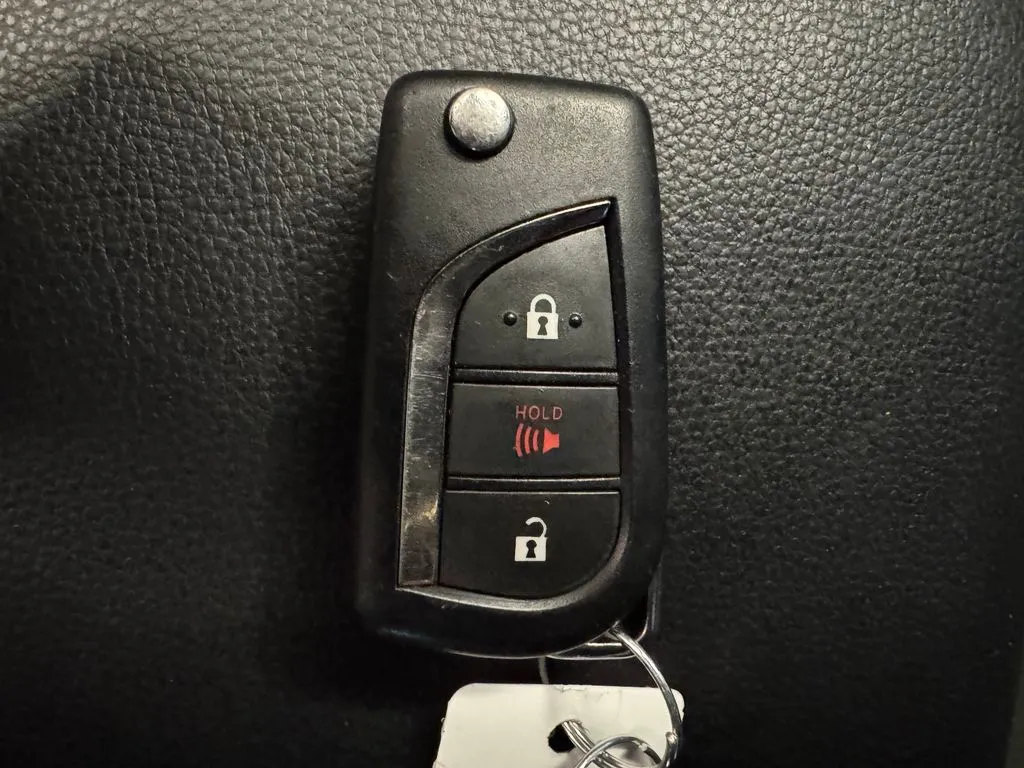 Toyota RAV4 photo 17
