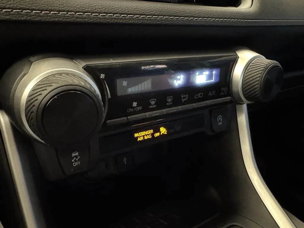 Toyota RAV4 photo 15