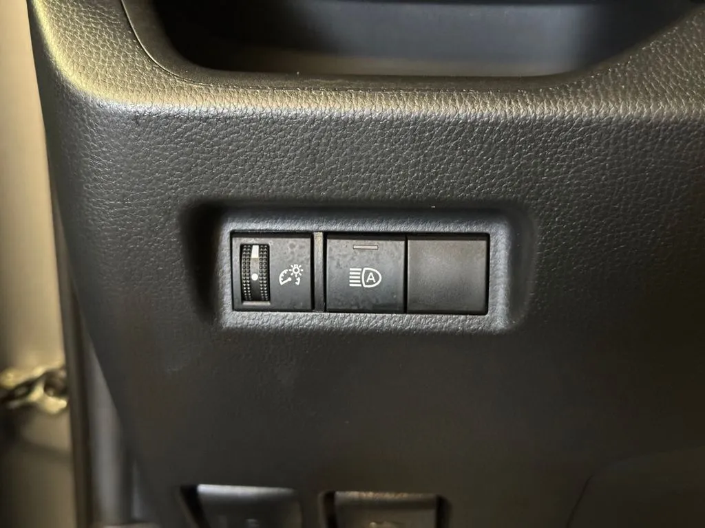 Toyota RAV4 photo 18