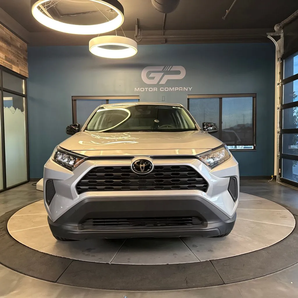 Toyota RAV4 photo 8