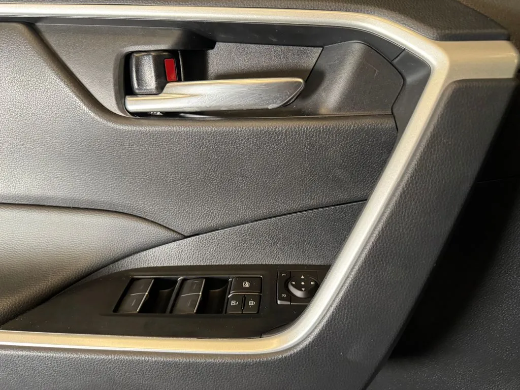 Toyota RAV4 photo 20