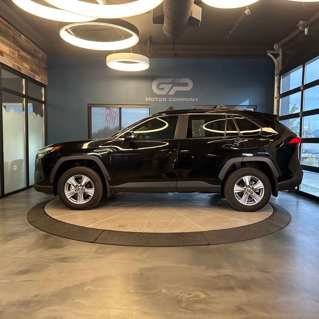 Toyota RAV4 photo 6