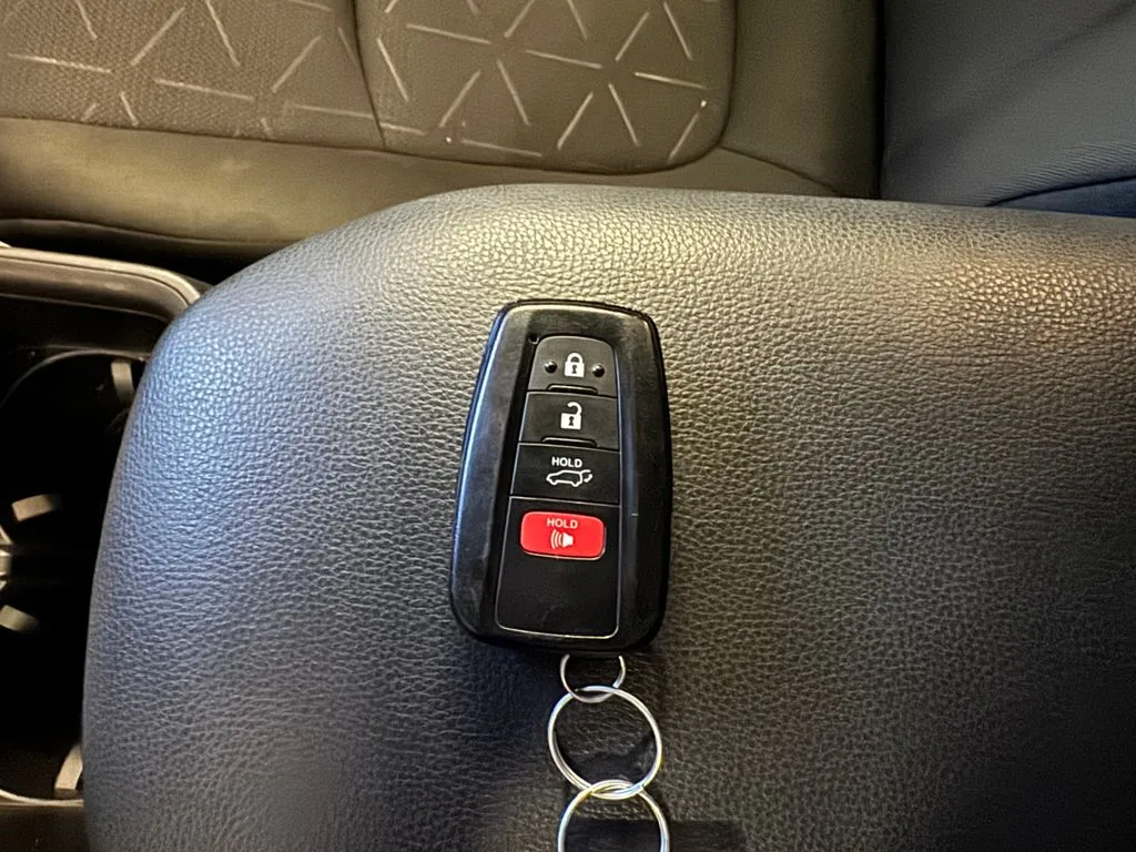 Toyota RAV4 photo 18