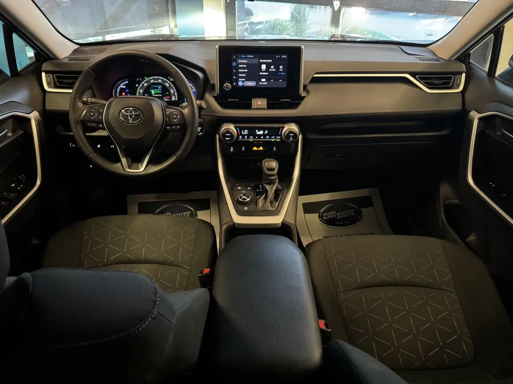 Toyota RAV4 photo 10