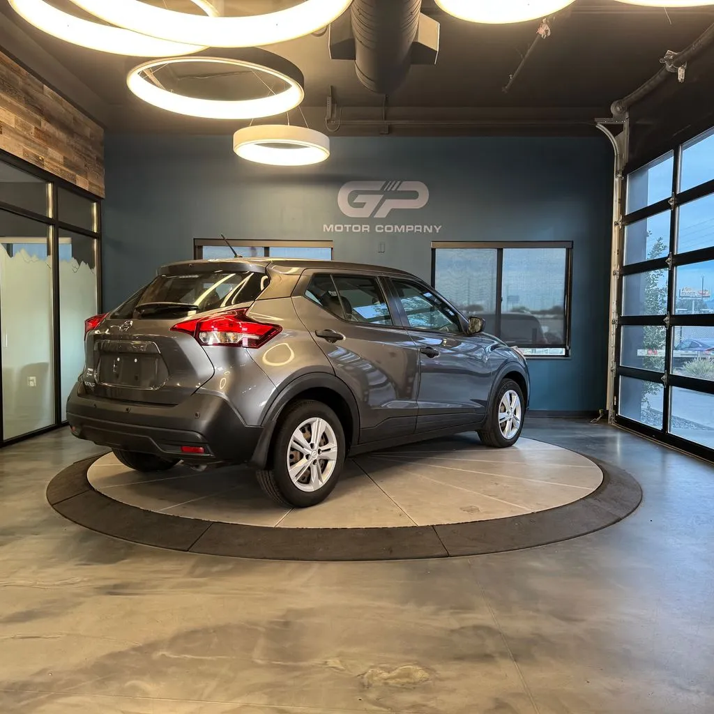 Nissan Kicks photo 3