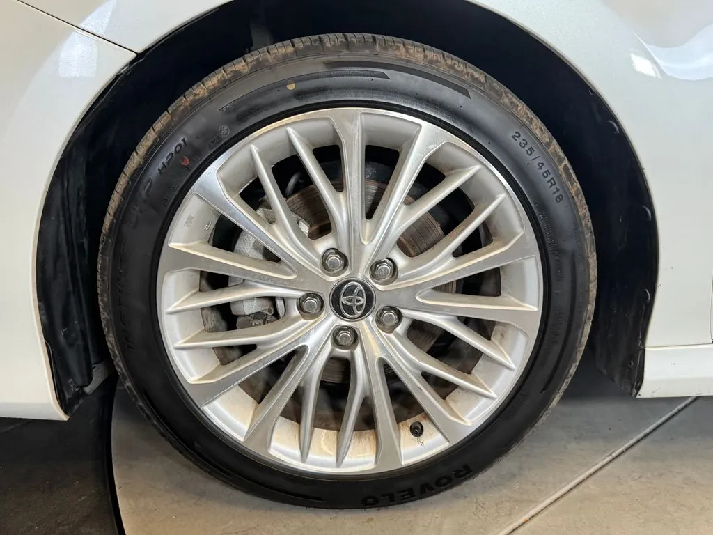Toyota Camry photo 25