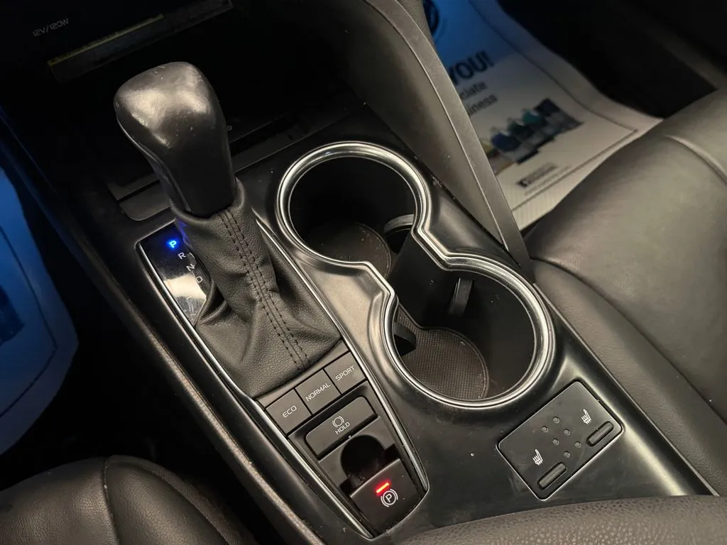 Toyota Camry photo 16