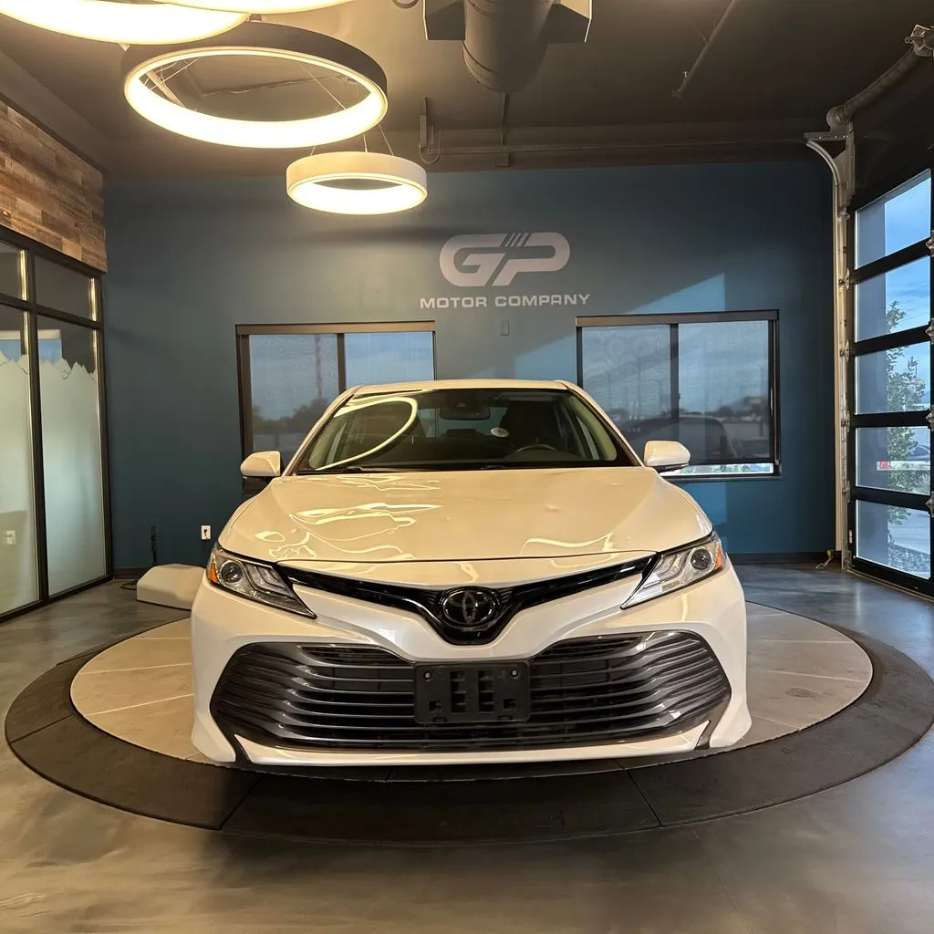 Toyota Camry photo 8
