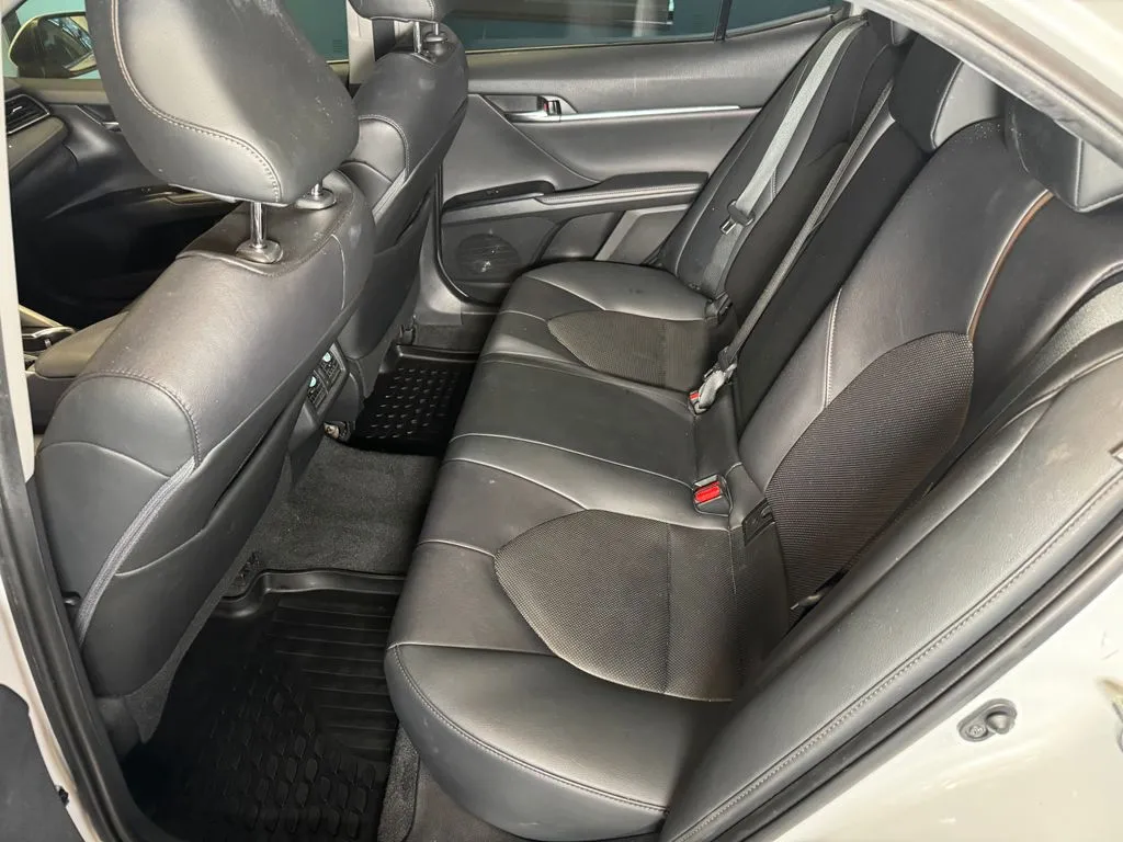 Toyota Camry photo 21