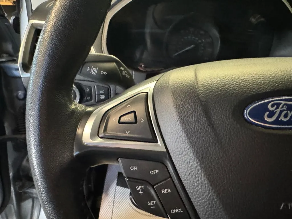 Ford Edge photo 11