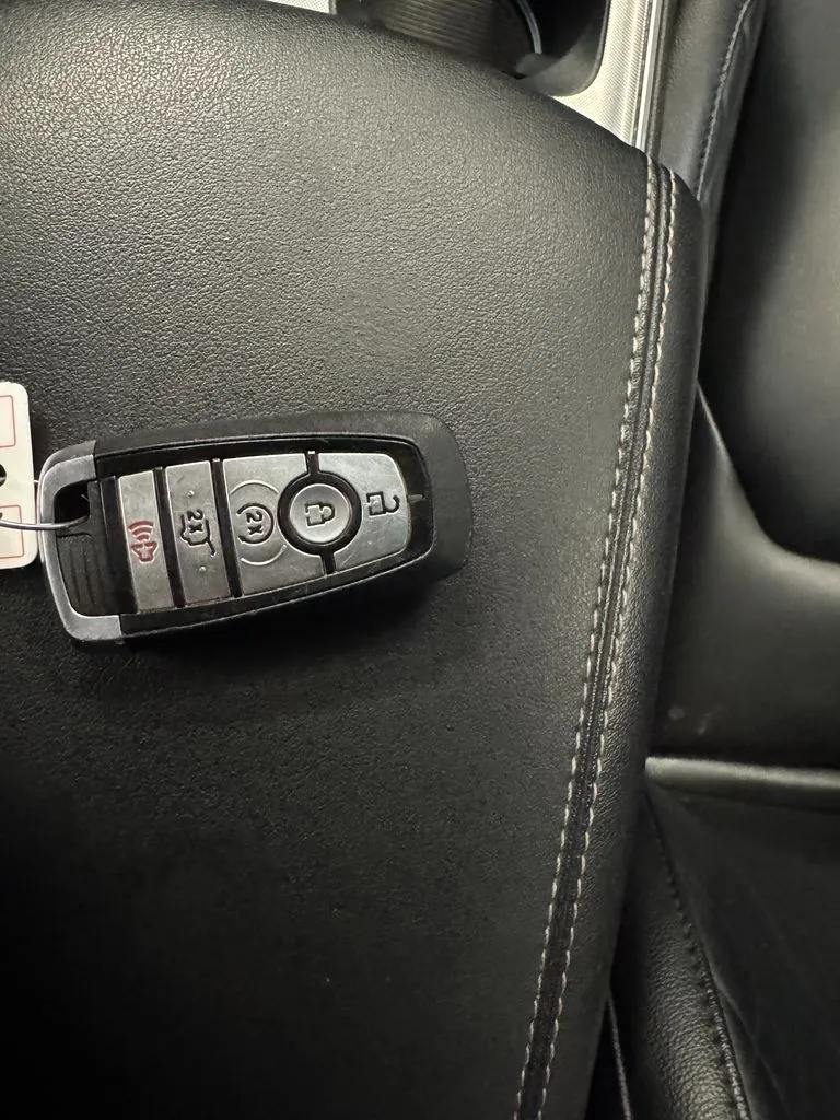 Ford Edge photo 16