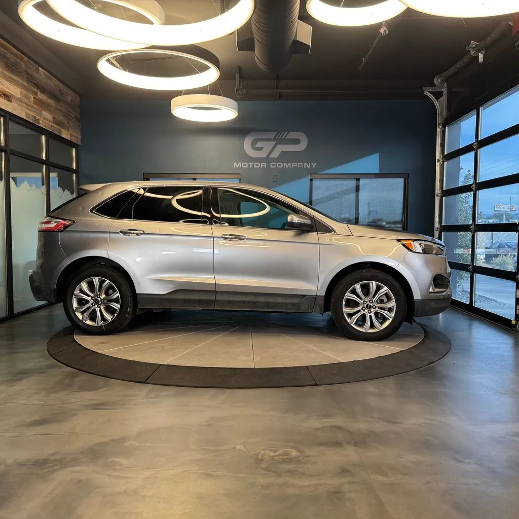 Ford Edge photo 2