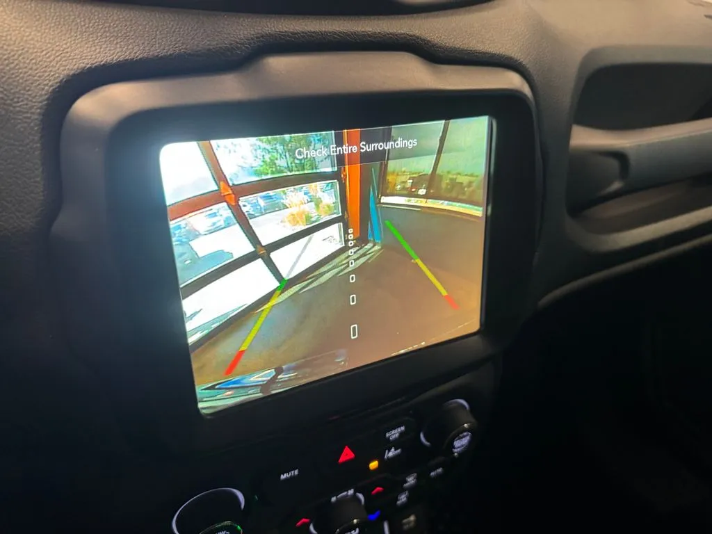 Jeep Renegade photo 15