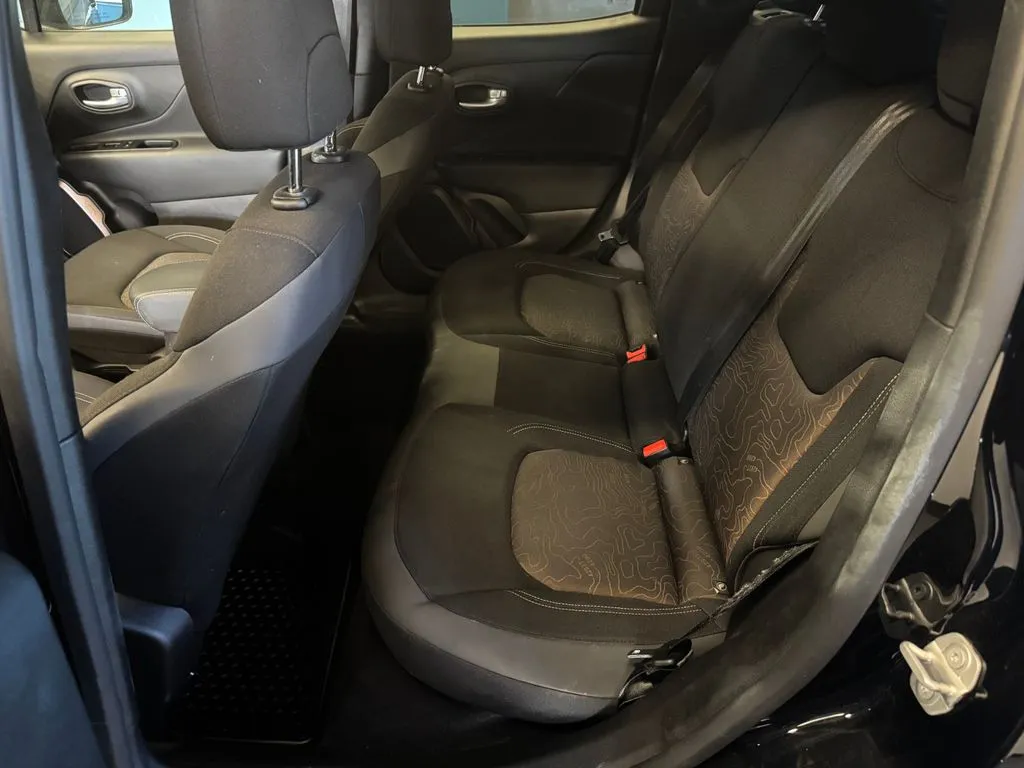 Jeep Renegade photo 21