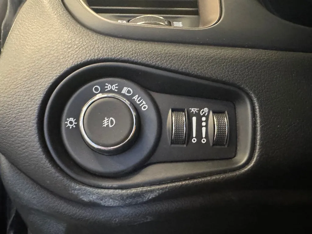 Jeep Renegade photo 18
