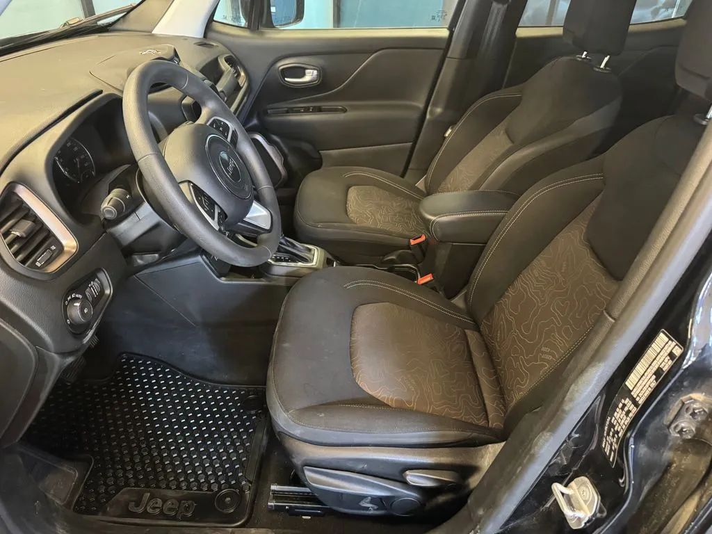 Jeep Renegade photo 20