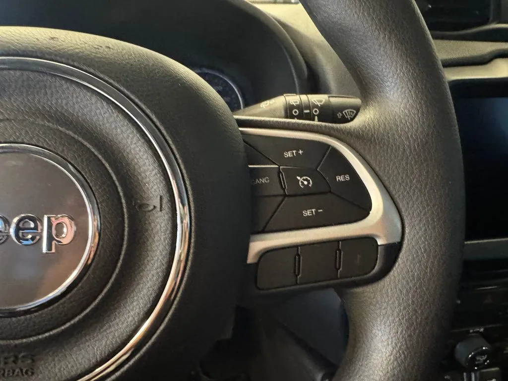 Jeep Renegade photo 13