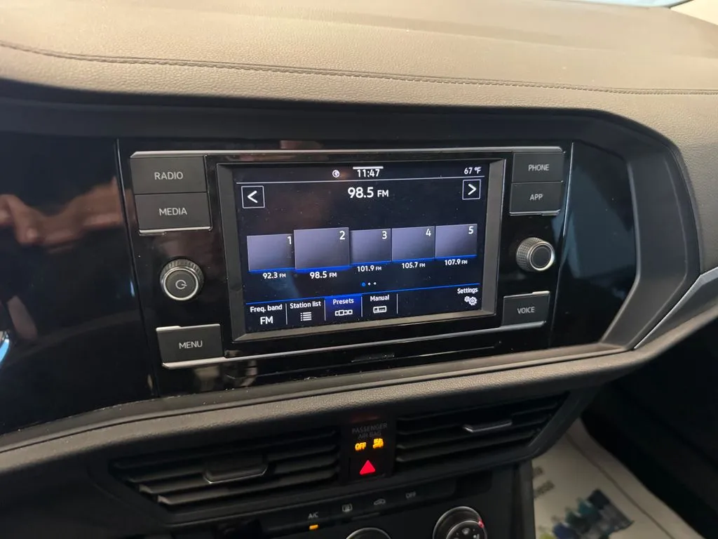 Volkswagen Jetta photo 14