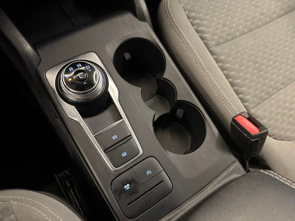 Ford Escape photo 16