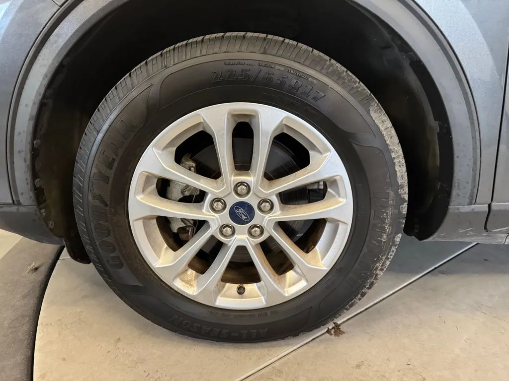 Ford Escape photo 26
