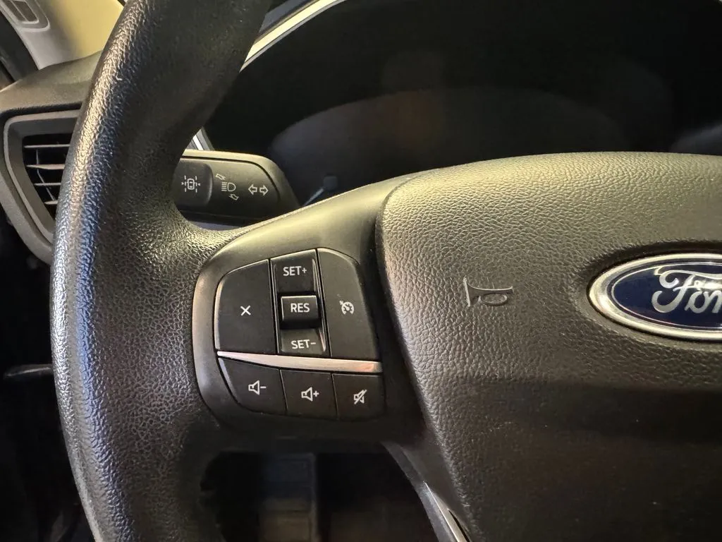 Ford Escape photo 11