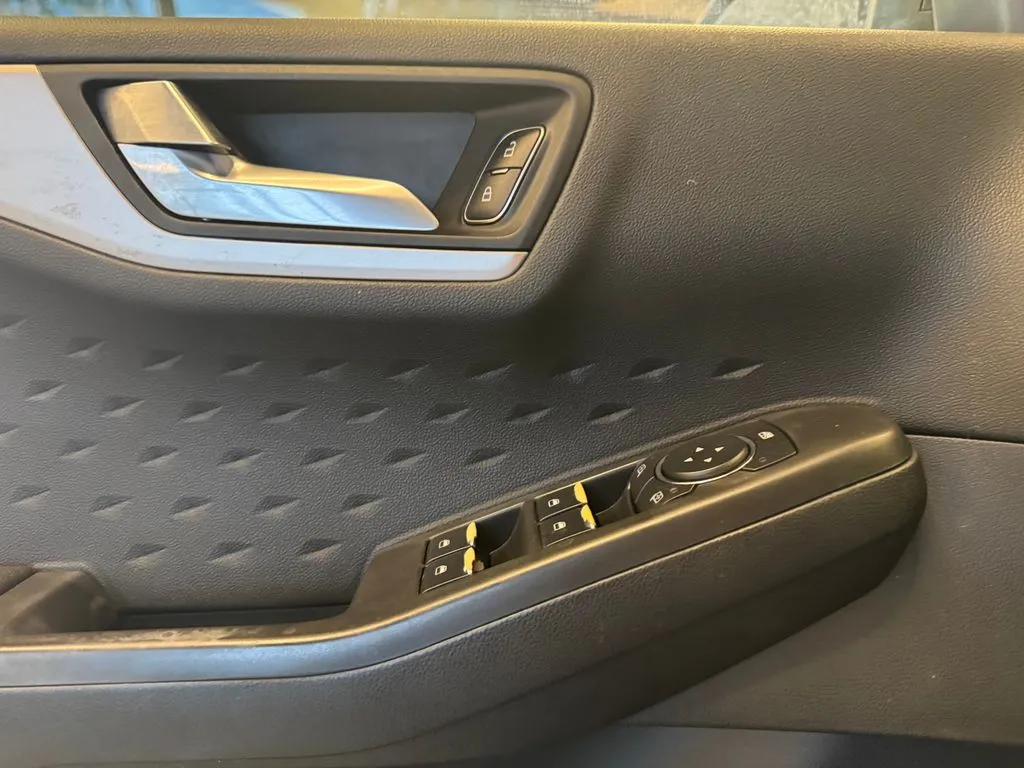 Ford Escape photo 20