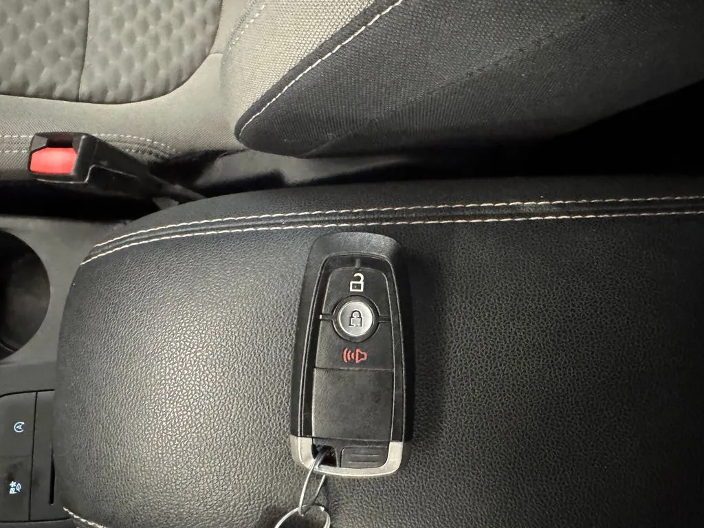Ford Escape photo 17