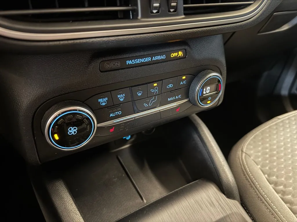 Ford Escape photo 15
