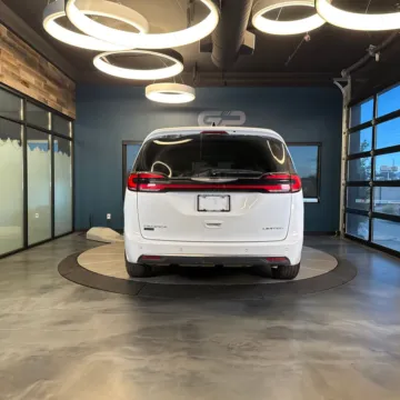More photos of 2023 Chrysler Pacifica Limited at GP Motor Company, UT