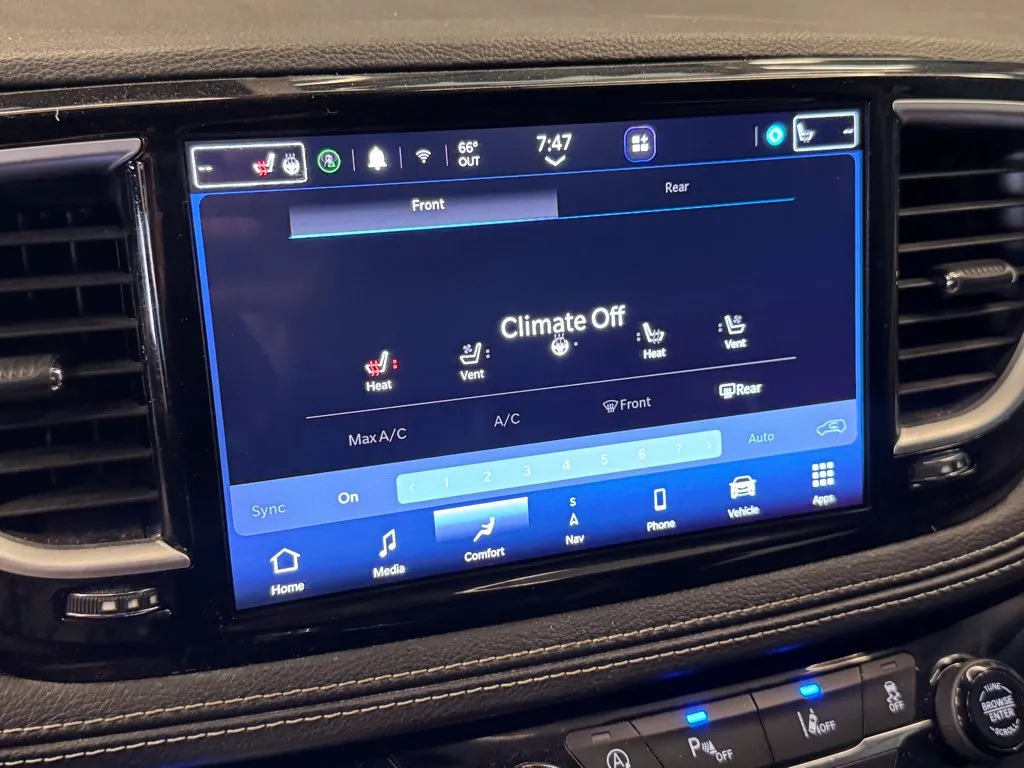 Chrysler Pacifica photo 13