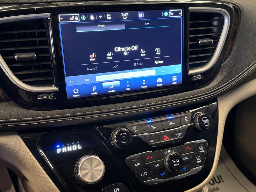 Chrysler Pacifica photo 15