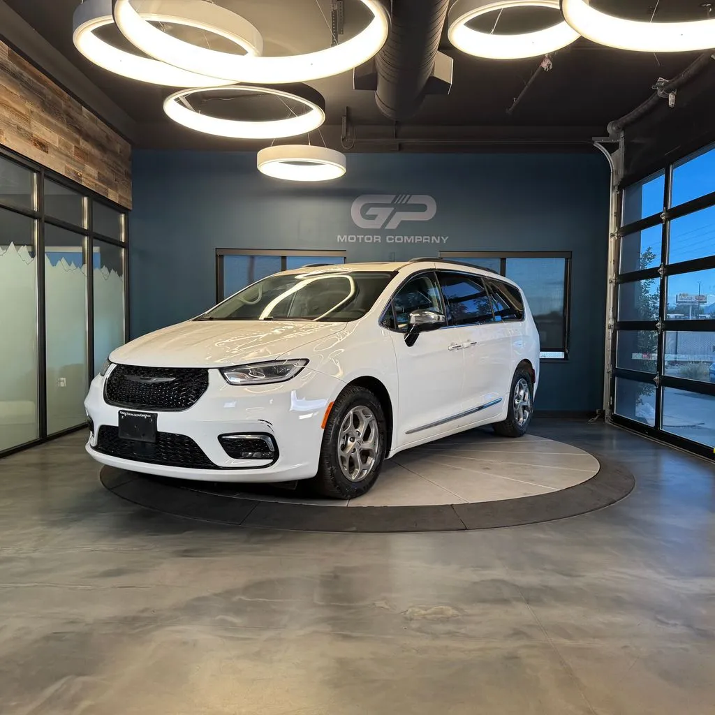 Chrysler Pacifica photo 7