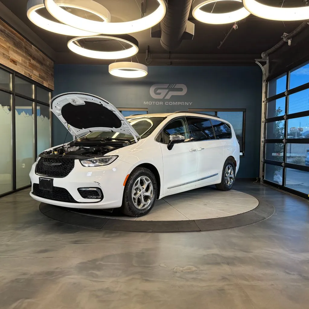 Chrysler Pacifica photo 25