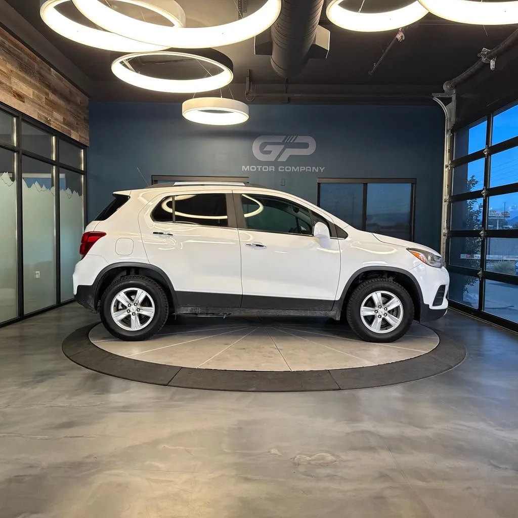 Chevrolet Trax photo 2